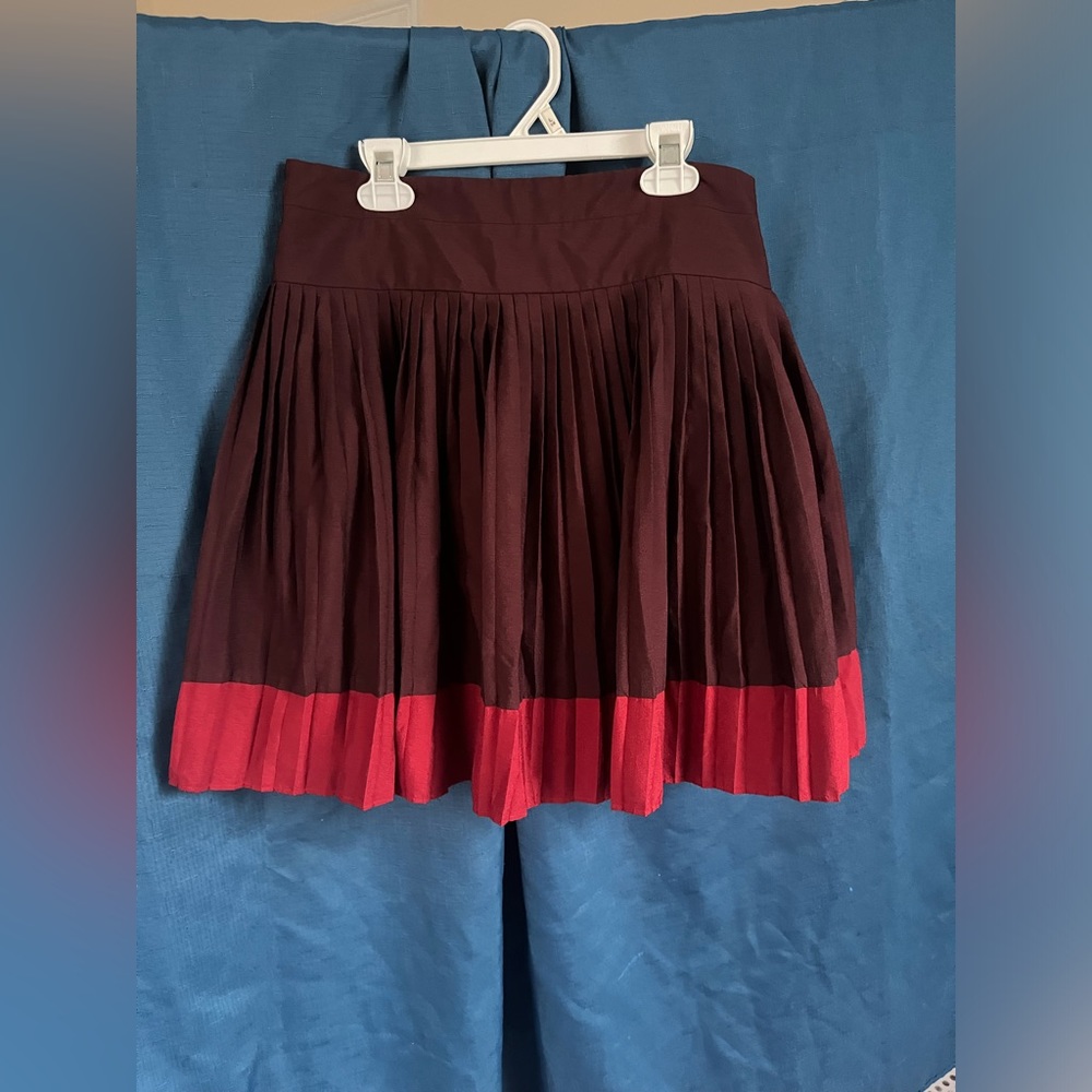 Pleated skirt